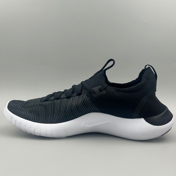 Nike Free RN Flyknit Men Size 8.5 Black White Running Shoes FB1276-002 NEW - Picture 2 of 6